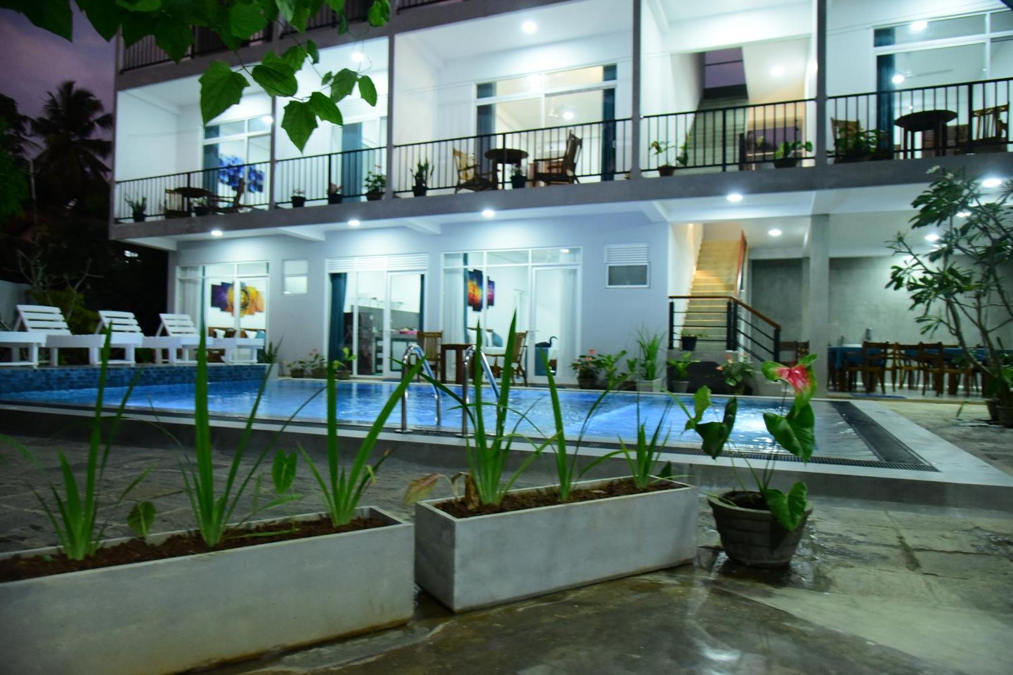 Di Sicuro Tourist Inn Hikkaduwa Exteriör bild