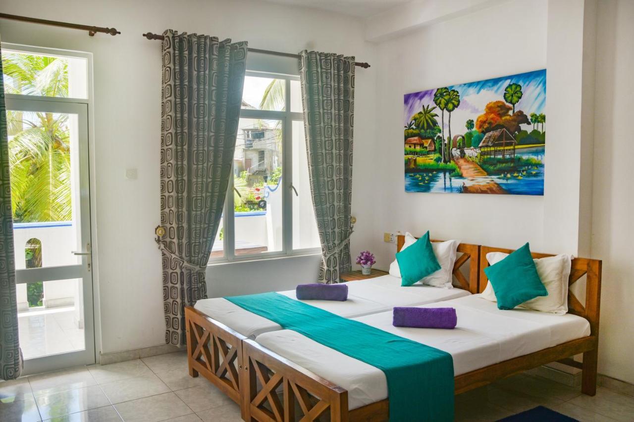 Di Sicuro Tourist Inn Hikkaduwa Exteriör bild