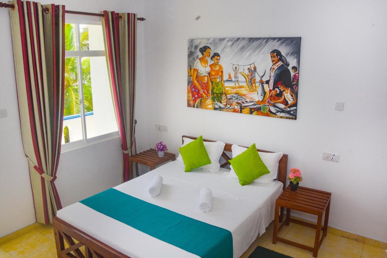 Di Sicuro Tourist Inn Hikkaduwa Exteriör bild