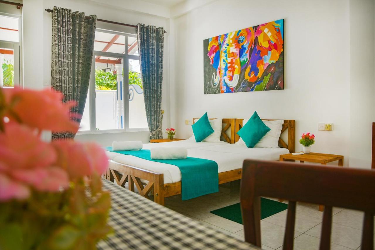 Di Sicuro Tourist Inn Hikkaduwa Exteriör bild