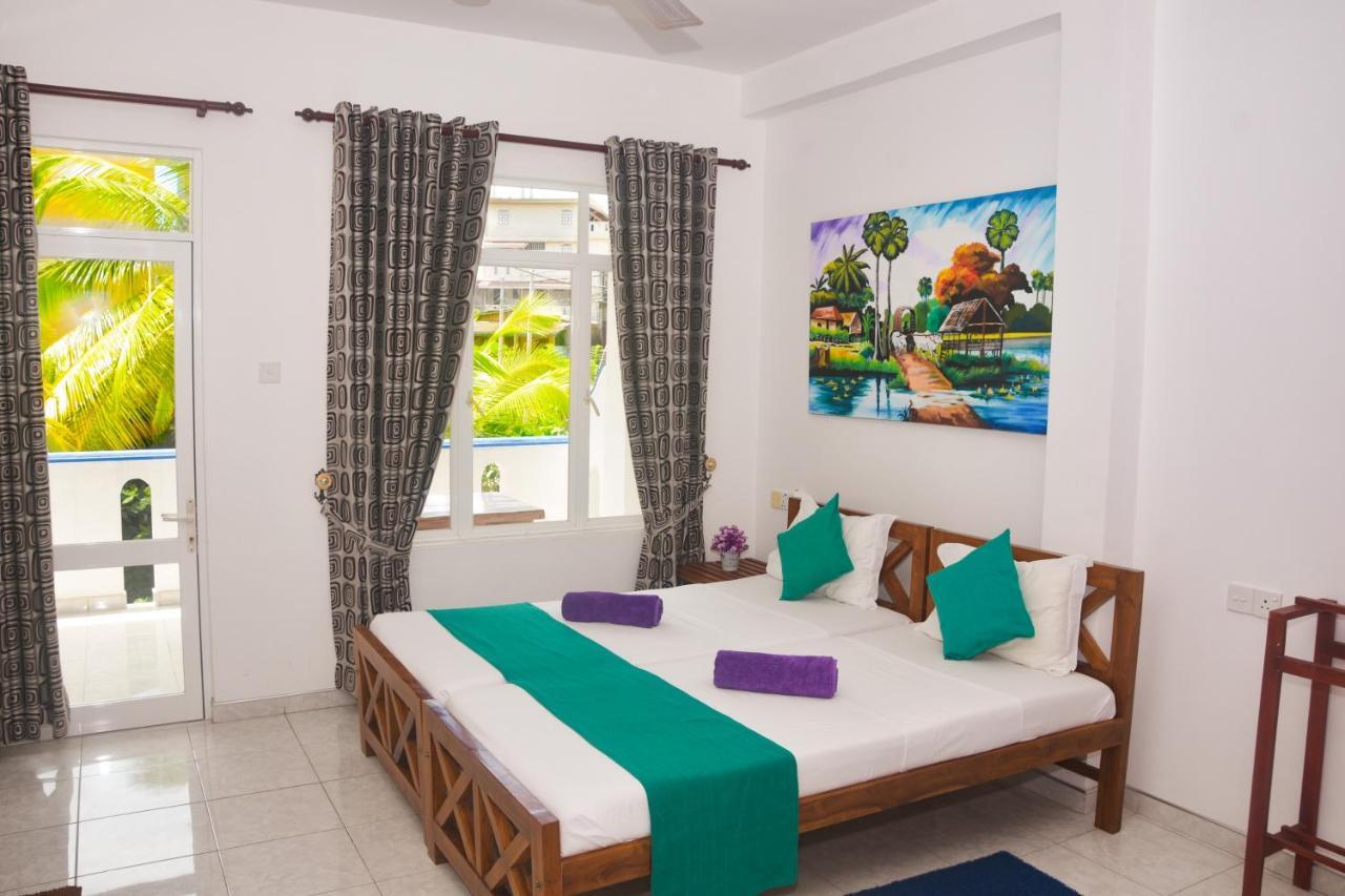Di Sicuro Tourist Inn Hikkaduwa Exteriör bild